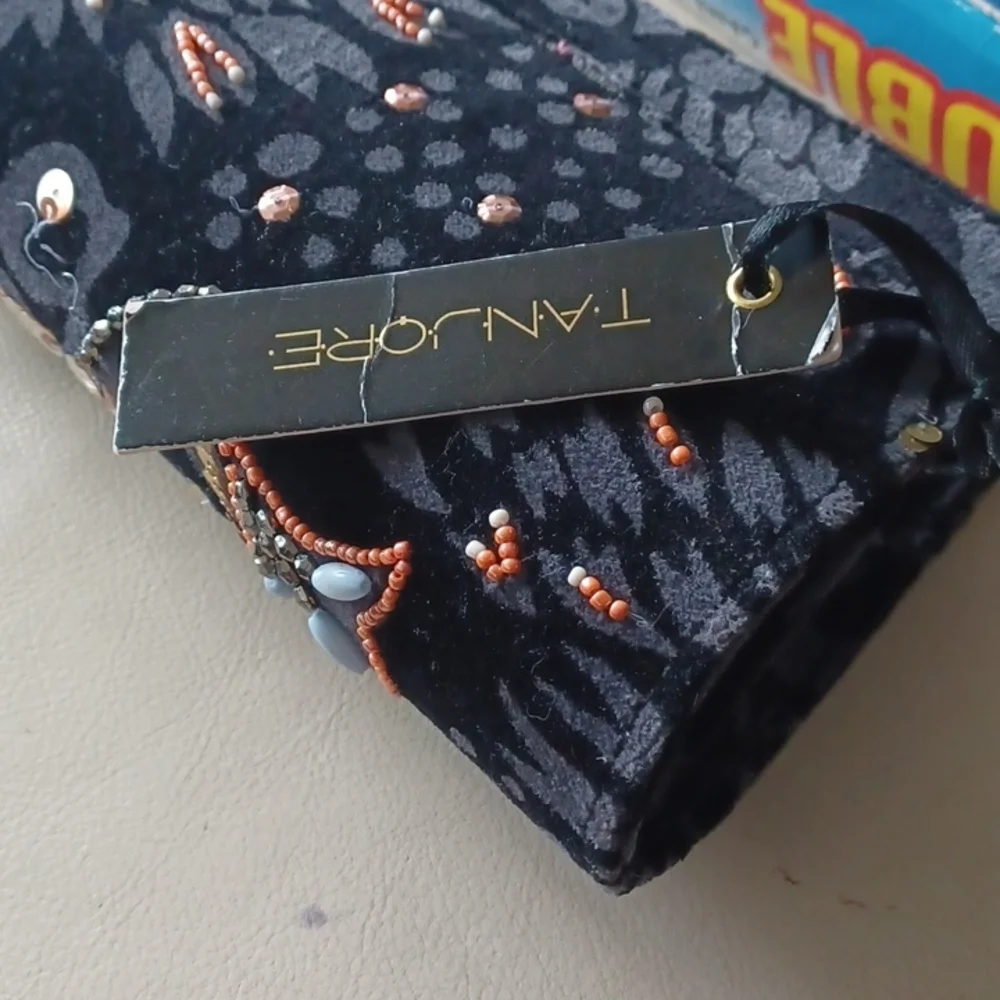 Tanjore Clutch beaded, 10